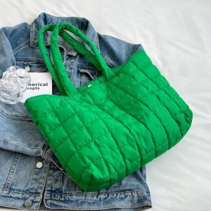 Pikowana damska torba jesienno zimowa zielona