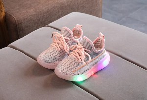 Dziecięce buty wsuwane ze świecąca podeszwą LED