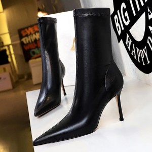 Damskie szpiczaste ocieplane botki na obcasie