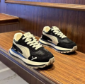 Męskie skórzane buty sportowe czarne z kremowym paskiem i jasnymi sznurowadłami